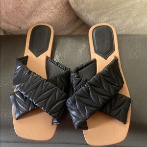 Forever 21 Quilted Black and Tan Slide Sandals
